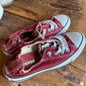 Women’s converse - size 5.5 - maroon
